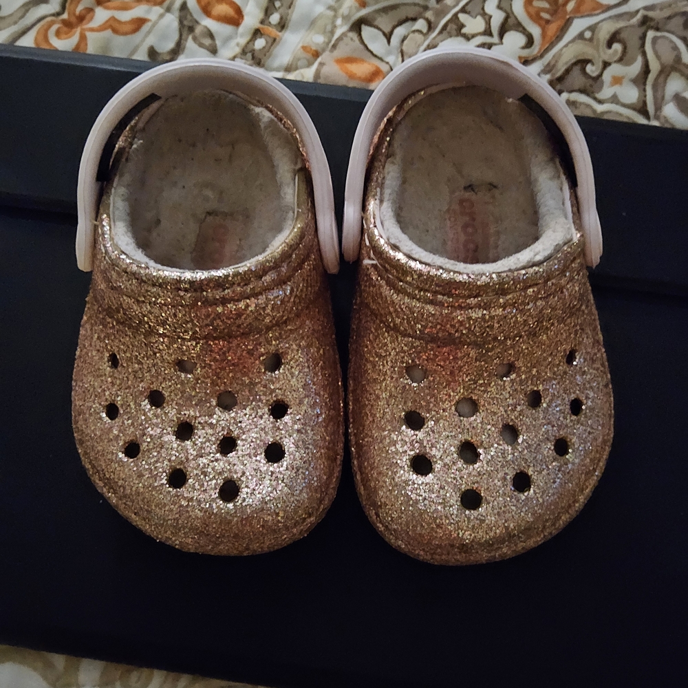 CROCS Kids Glitter Clogs in Rose Gold and White Trim